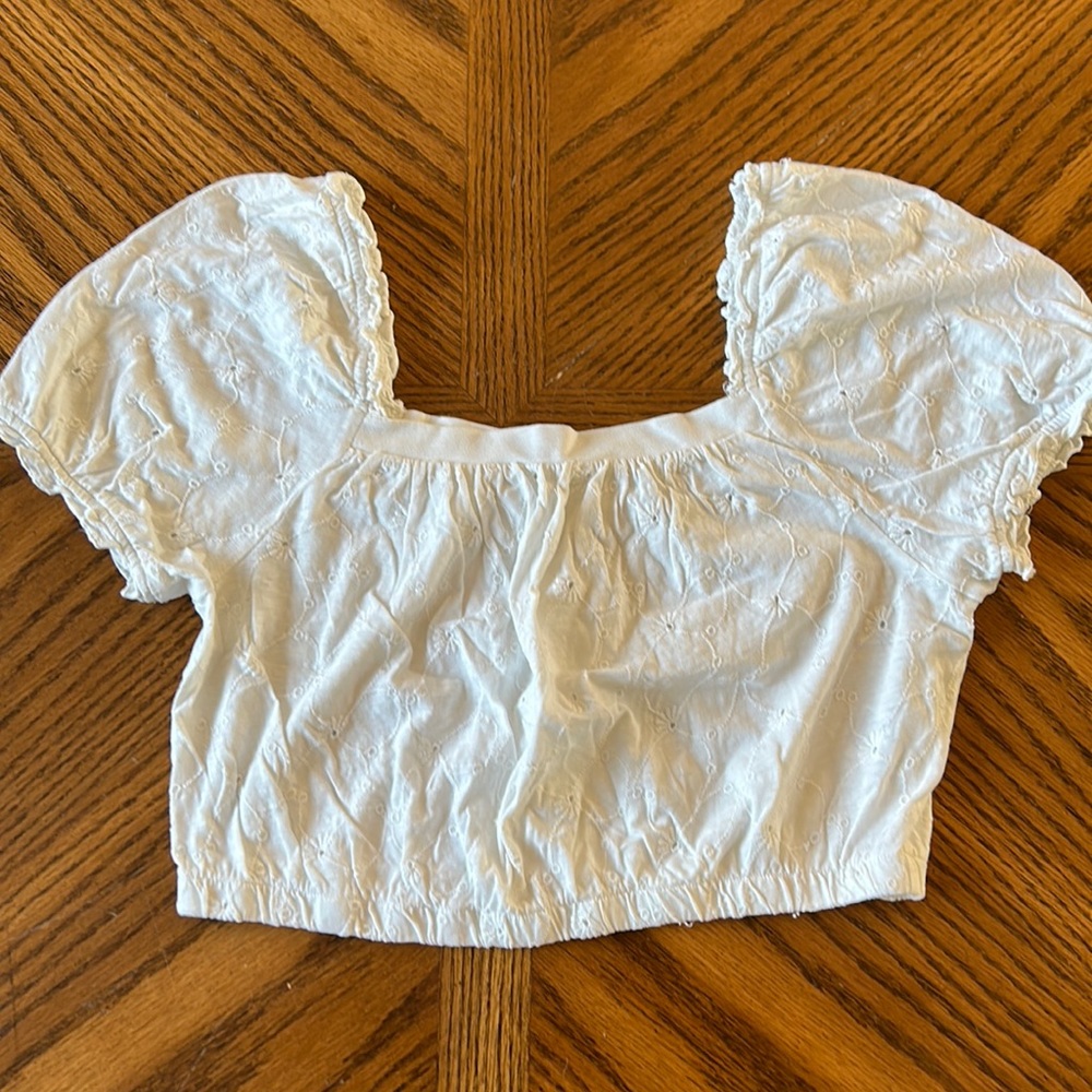Puff sleeve crop top